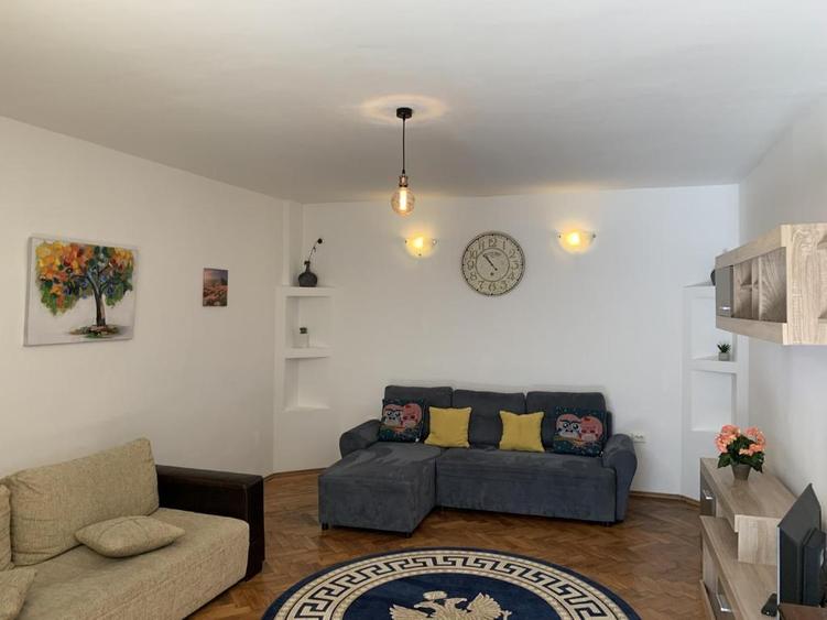 Apartament cu 2 camere str. Castelului, parter, 2 bai, mobilat, utilat.