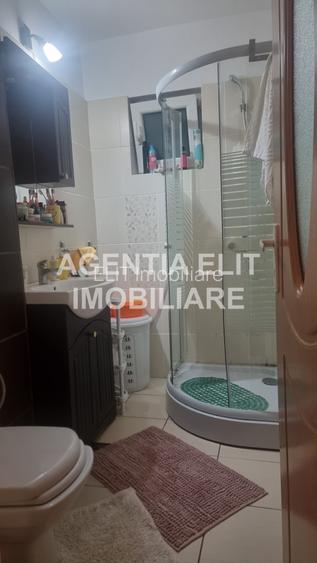 Apartament 3 camere, zona Scolii nr 7, etaj 2, bloc  caramida - 10