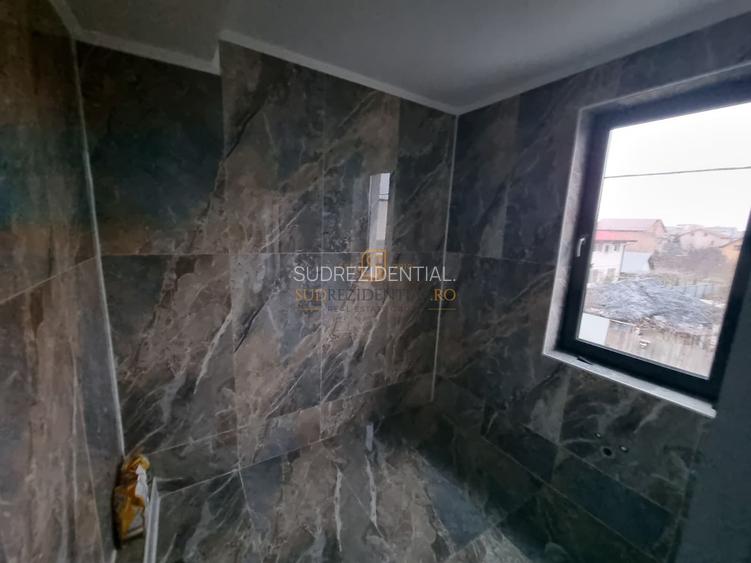 Casă spațioasă de vânzare – Sector 4, Metrou Aparatorii Patriei - 7
