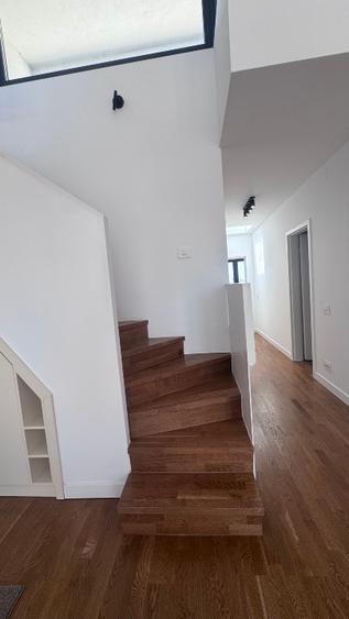 PENTHOUSE EXCLUSIVIST - MOBILAT  - GATA DE MUTARE