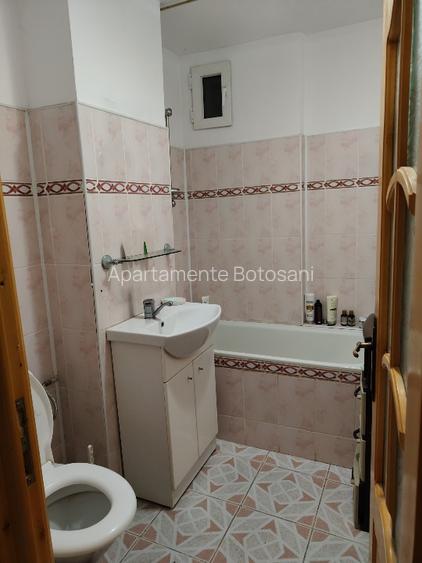 Apartament 4 camere-ultracentral-Piata Mare-Botosani-Accept schimburi  - 6