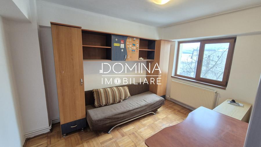 Vanzare apartament 3 camere, Bd. Ecaterina Teodoroiu - zona Casei de Cultura