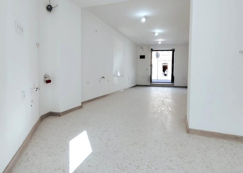 Spatiu comercial 35mp zona Piata Cibin
