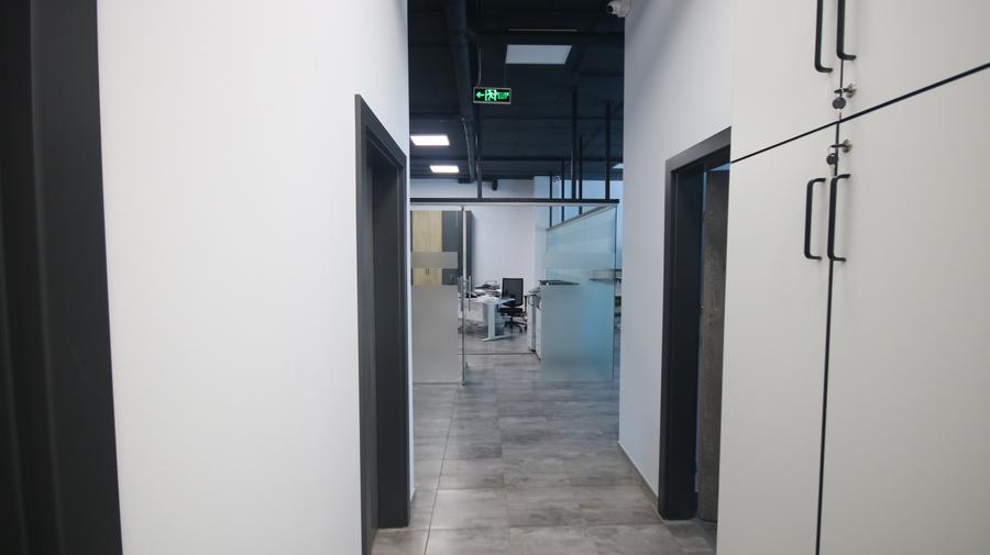 Spatiu cu destinatie Birouri,178,3 mp,2 grupuri sanitare,bucatarie