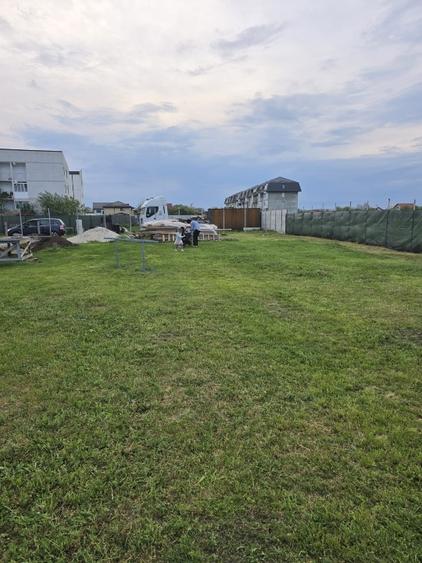Inchiriez teren Bucuresti, ideal afacere, 830 mp, 740 euro neg.