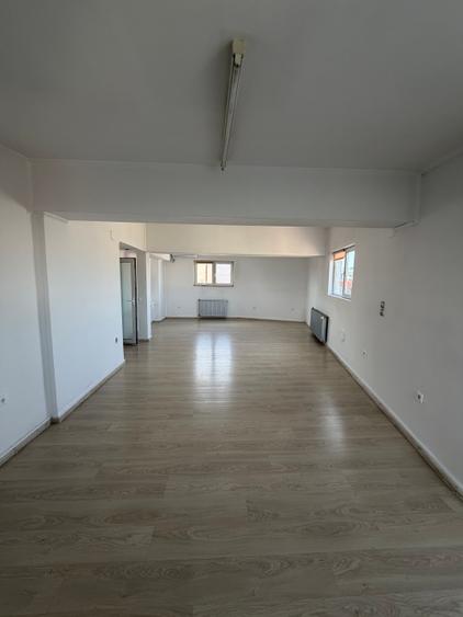 Piata Romana, cladire birouri 2004, 6 camere nemobilate, etaj 4+5/5, fara lift