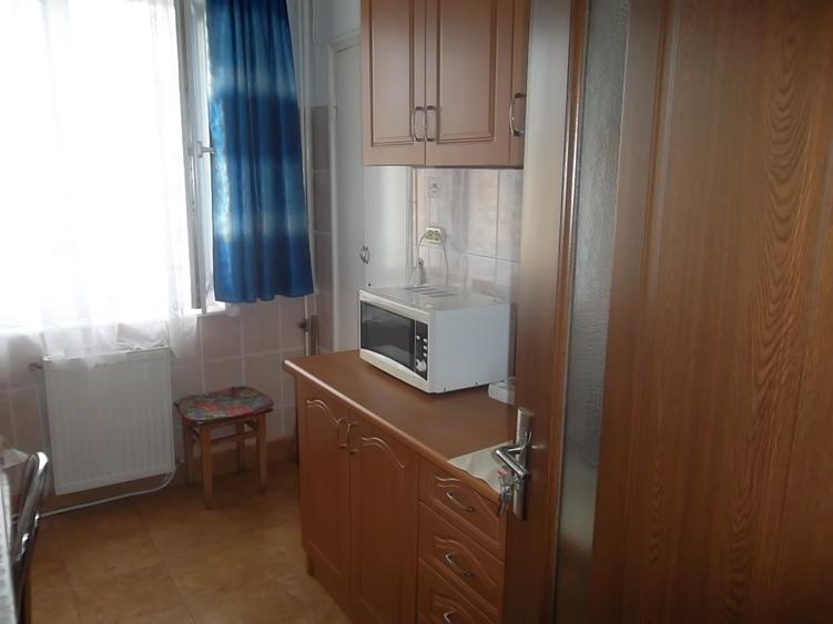Vand apartament 3 camere decomandat in Deva, zona Carpati,