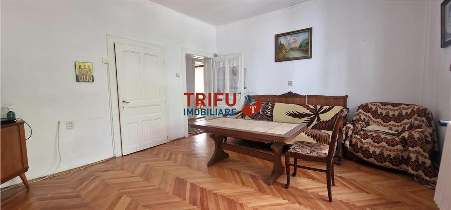 Casă individuală cu curte verde, pe cea mai frumoasă stradă