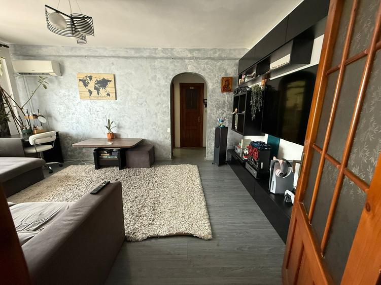 Apartament 3 camere de vanzare Mircea cel Batran