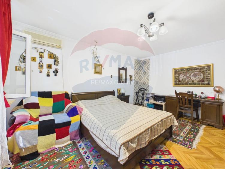 Apartament cu 4 camere de vanzare, Centrala proprie, 13 Septembrie - 19