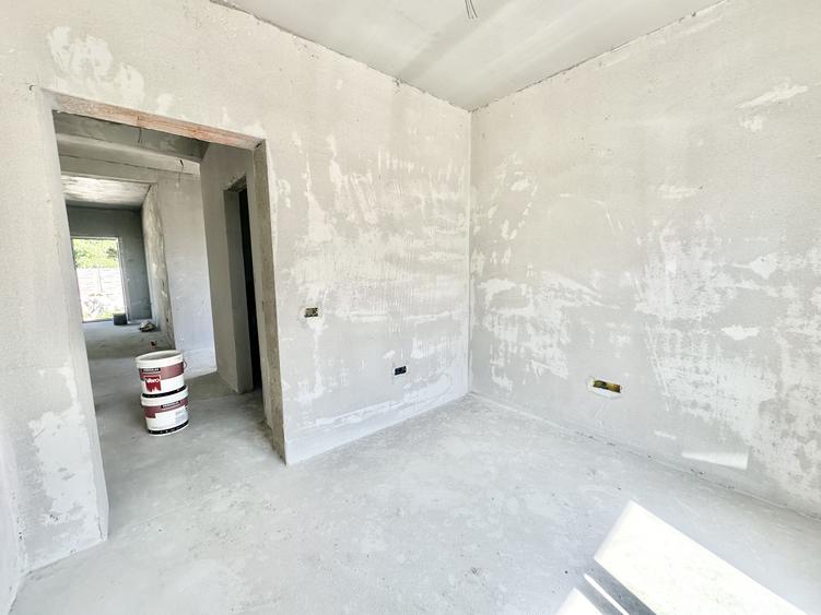 Duplex 4 camere - 250 mp teren - Zona excelenta - Mosnita Noua