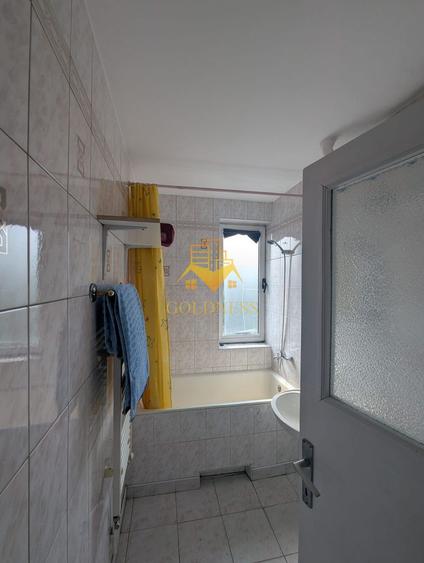 2 camere decomandate | Central, Mihai Viteazu| Etaj 2, orientat Sud|