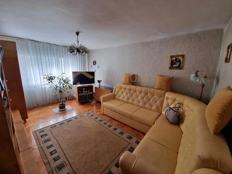 ARADULUI - ETAJ 3 - BLOC IZOLAT - 3 camere - decomandat - centrala proprie - cli