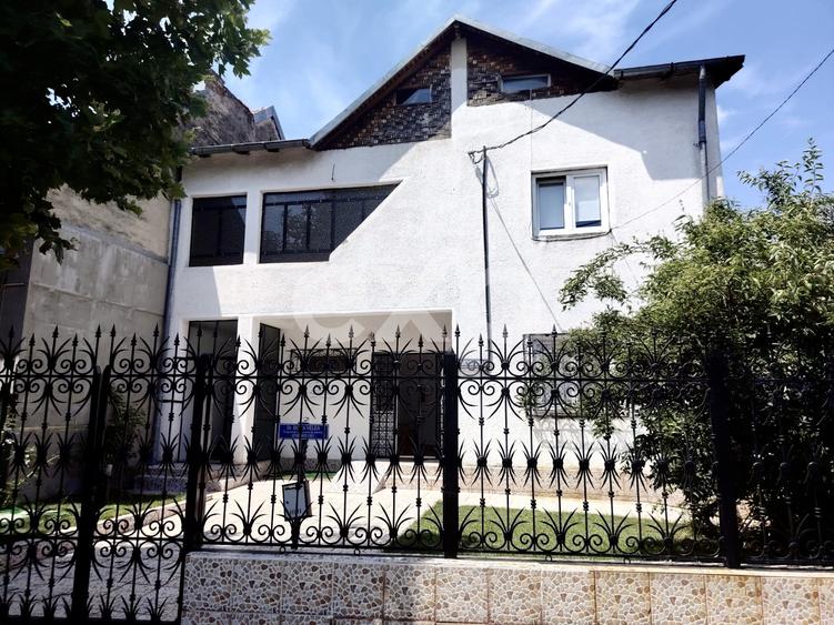 Etaj+Mansardă de vanzare | Targoviste Zona Inspectoratului Scolar|90 mp+Mansardă