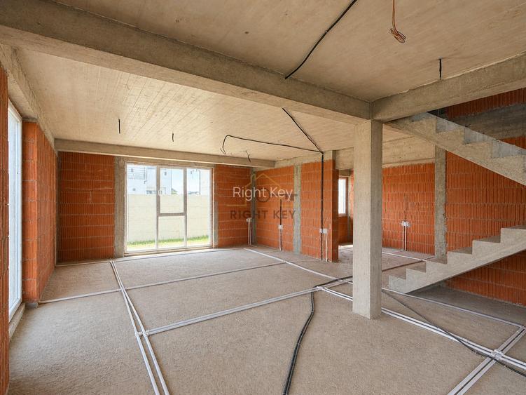 Casa P+1, 4 cam, 350mp teren, toate utilitatile, la rosu! Comision 0% - 5