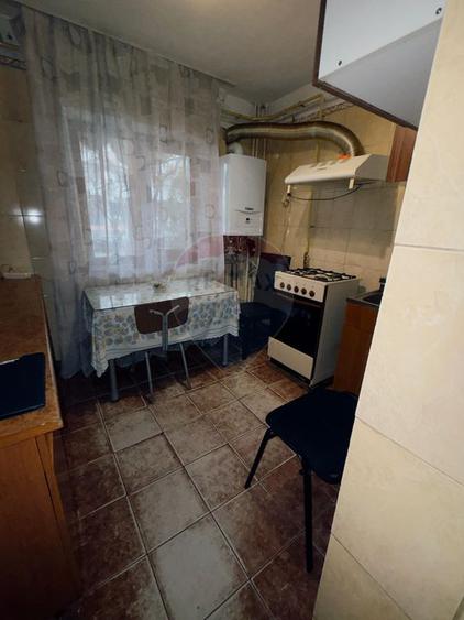 1 Mai, 4 camere decomandat, mobilat, utilat, centrala proprie