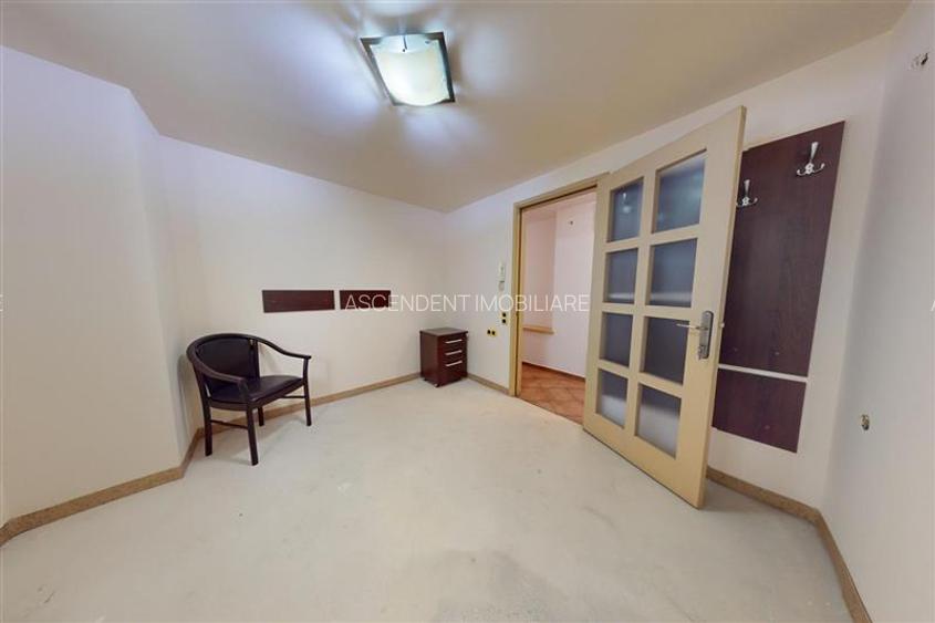 Volum arhitectural remarcabil:Sediu firma, Clinica,Investitie,Rezidenta,Centru C - 37