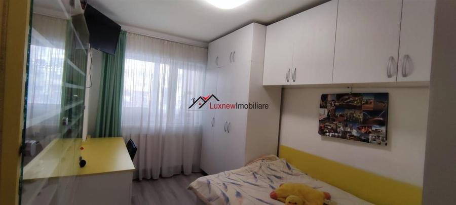 Propietate rara in Manastur, apartament cu 5 camere, balcon si pivnita, zona OMV