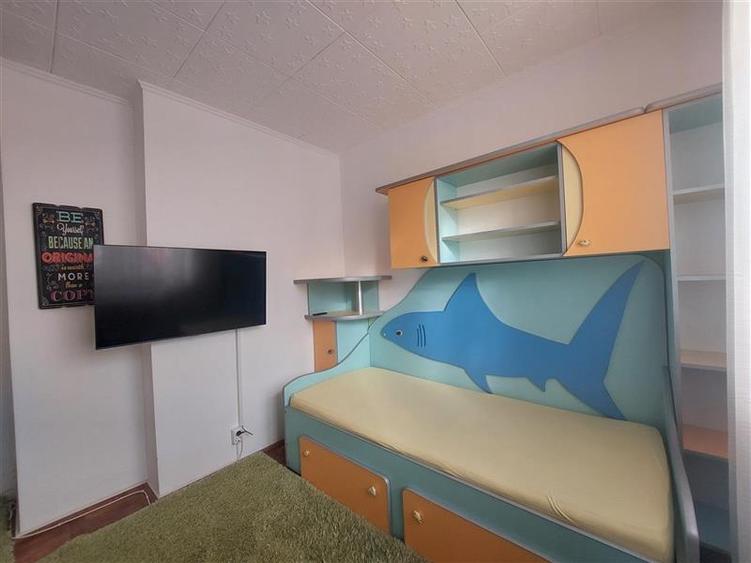 Apartament 3 camere, cu terasa, in Chisineu Cris