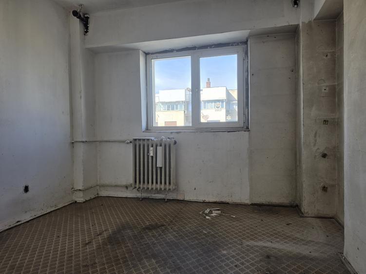 Mosilor/Carol apartament 2 camere decomandat de vanzare, constructie 1982