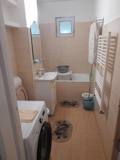 Vand 3 camere decomandate central