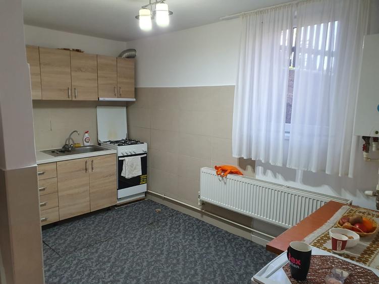 Chirie apartament cu o camera zona Sarmas finisata mobilata 210eur/luna neg