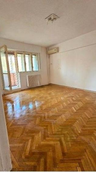 4 camere decomandat, etaj 2, vedere Casa Poporului, Calea 13 Septembrie