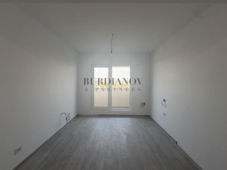 Apartament cu 3 camere - două băi - Etalon Lacul Morii - Vedere Lac
