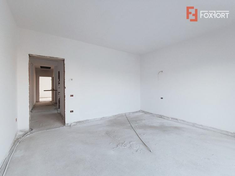 Duplex 4 camere 140 mp utili, toate utilitatile, la asfalt in Giroc - V7800