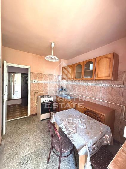Apartament de vanzare cu 3 camere, 2 bai, 2 balcoane, zona Soarelui - 3