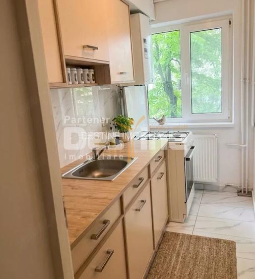 inchiriem apartament cu 3 camere - 2