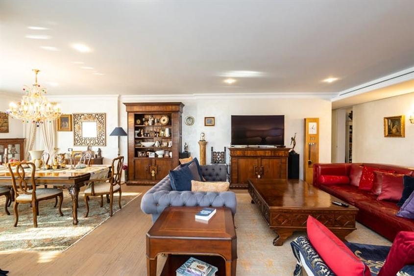 Apartament spectaculos de 7 camere in Herastrau