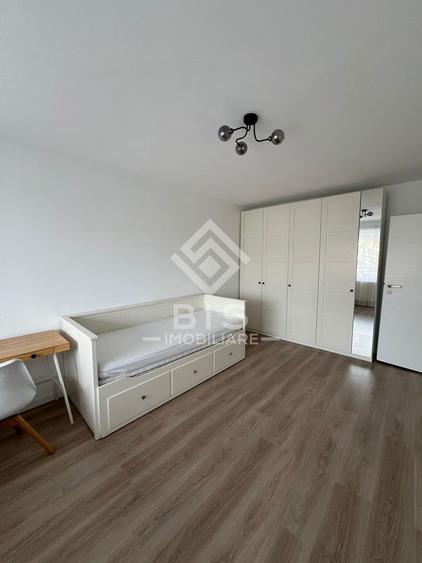 Apartament 3 camere de inchiriat - zona COROANA DE AUR