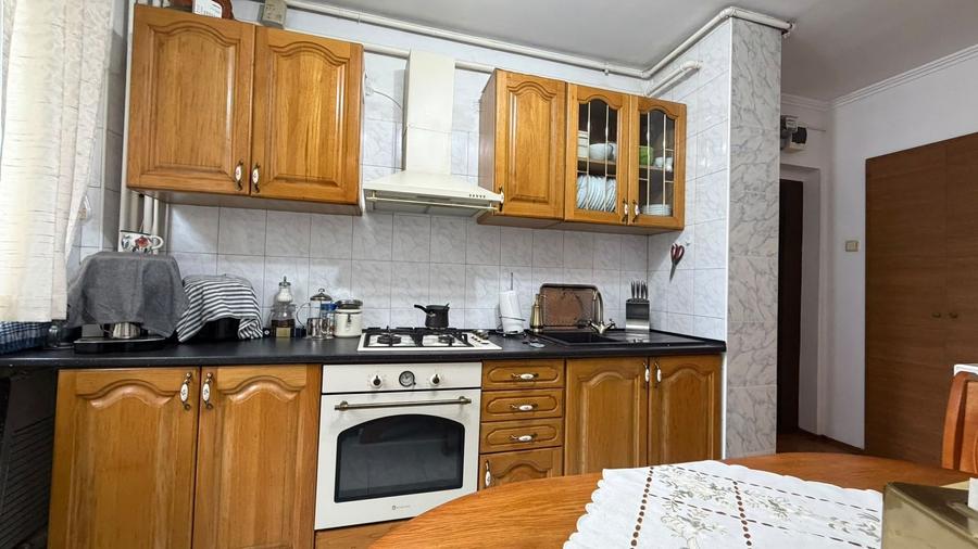 Apartament 3 camere Vitan Bloc Reabilitat