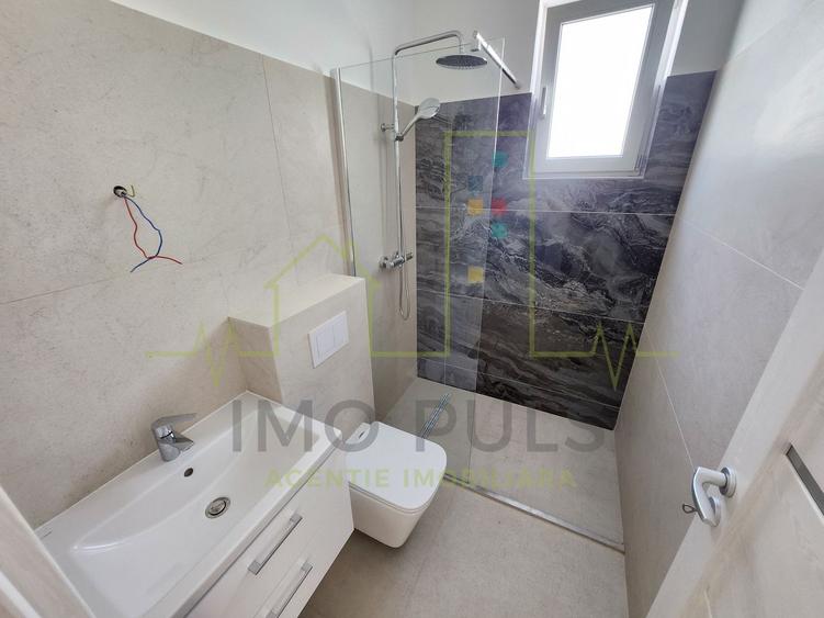 1/2 Duplex. 5 Camere. 3 Bai. Panouri solare + Prosumator. Finisaje la alegere.