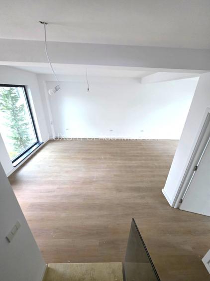 Casa Individuala/Cristalului P+1+M id nr 18 - 4