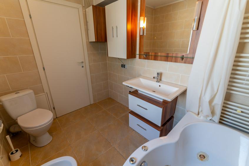 Banu Manta,  inchiriere penthouse 5 camere + terasa de 45 mp !