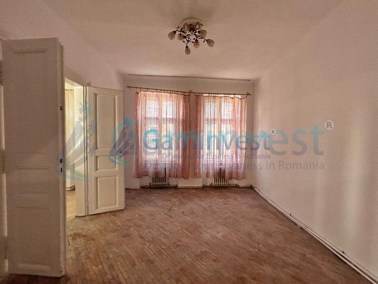 Apartament cu 3 camere de vanzare, Oradea, zona ultracentrala, aproape de teatru