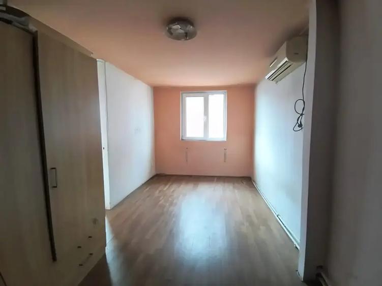 Casă cu potențial, 6 camere, la 4 min de Metrou Grivița