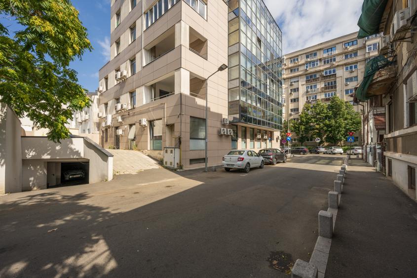 Unirii – Radu Vodă | Spațiu Comercial 248 mp | Două Fronturi Stradale