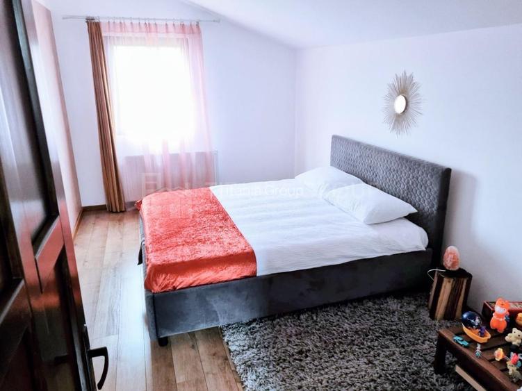 INVESTITIE Vila moderna + vila la rosu, teren 1480 padure
