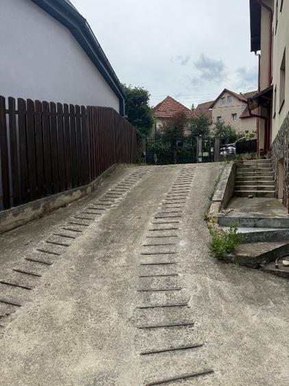 Vând teren ZONA  GRUIA