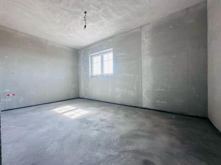Duplex despartit prin camera tehnica - 5 camere - zona foarte buna-Mosnita Noua