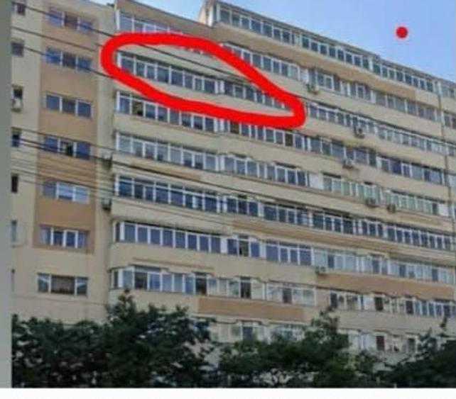 Se vinde pe Republicii apartament decomandat 3 camere ,pret 89000 euro neg.