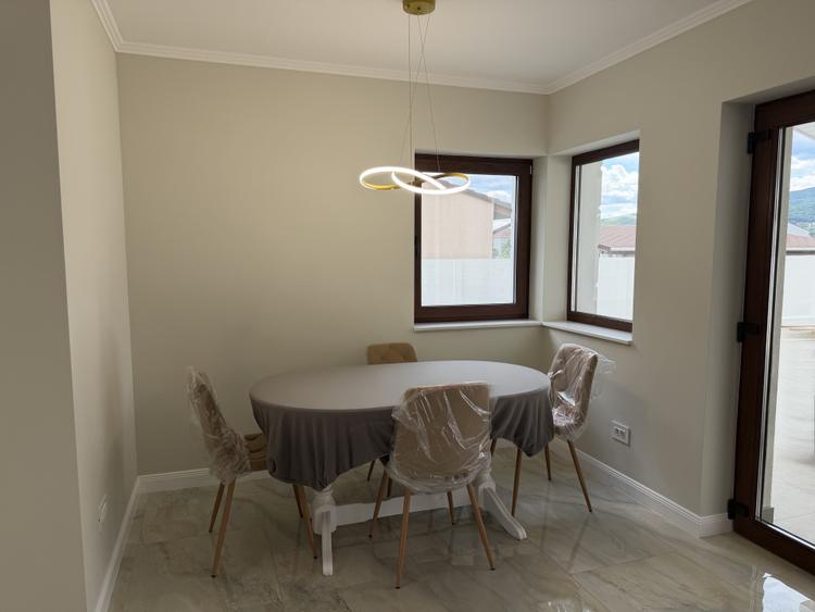 Casă Exclusivistă | 4 Camere | Teren 470 mp | Zona Micesti