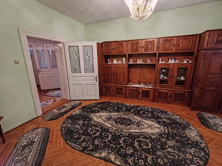 Casa 4 camere libera la vanzare TARLUNGENI
