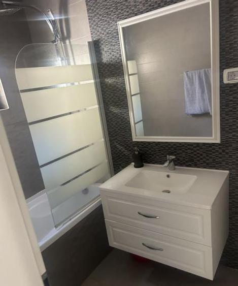 Apartament 3 camere decomandat, zona DACIA