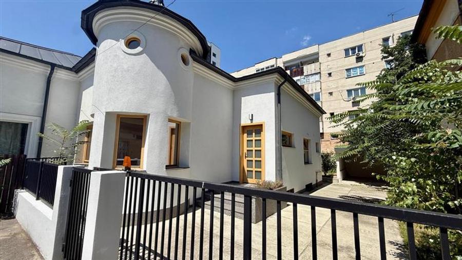 Casa de vanzare in centru