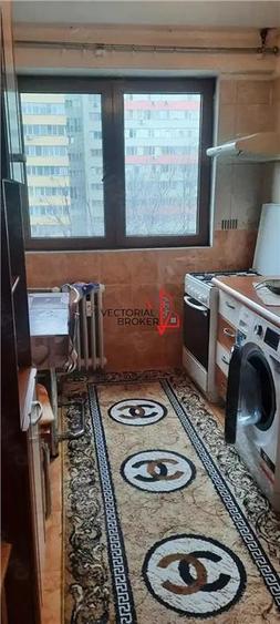 7 min metrou OBOR, decomandat bloc reabilitat