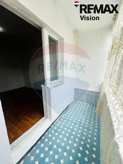 Apartament cu 3 camere de vânzare în zona 1 Mai